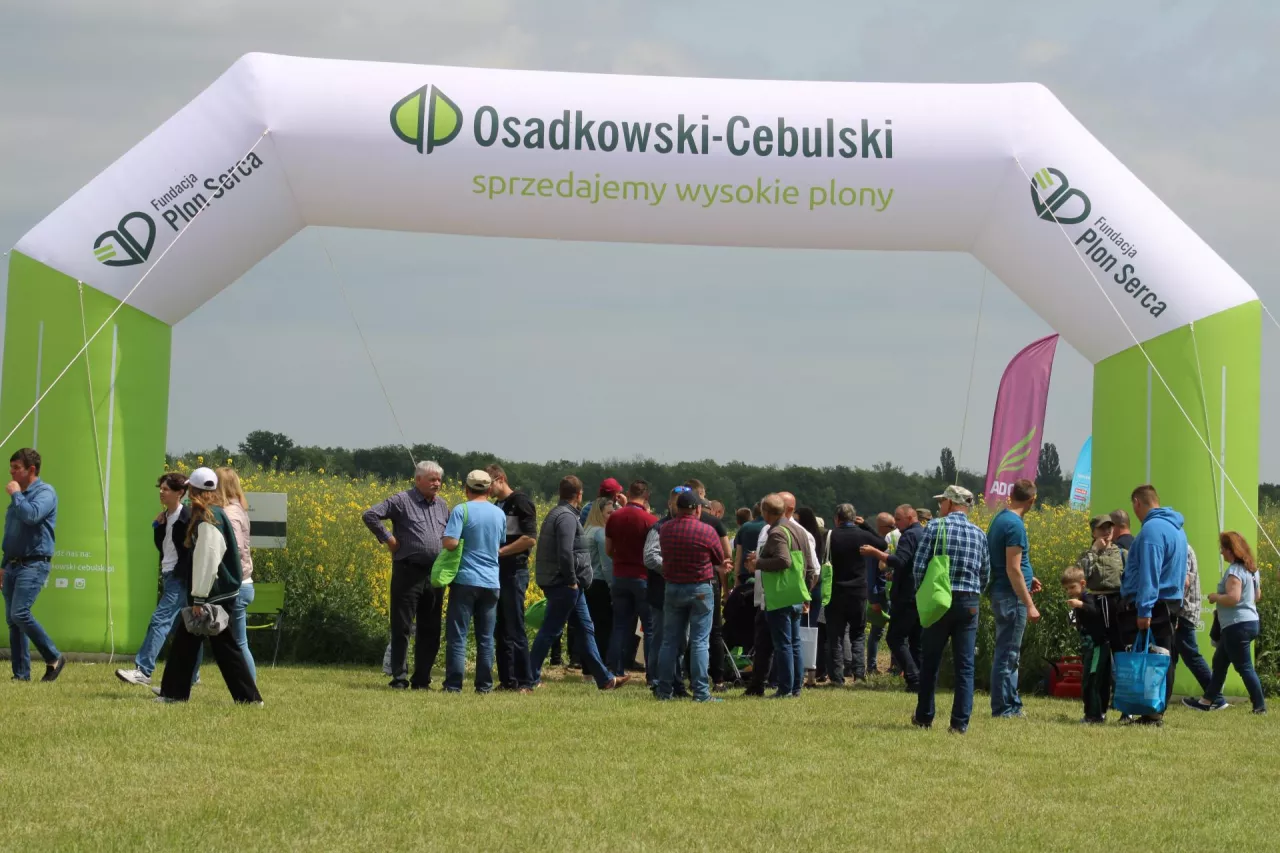 &lt;p&gt;Dni Pola Osadkowski – Cebulski to jedno z największych i najważniejszych wydarzeń. W tym roku gościło tam ok. 1500 rolników z regionu&lt;/p&gt;