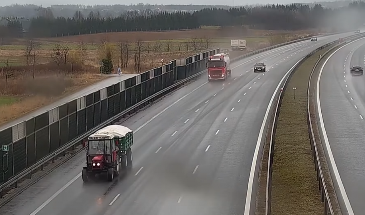 Dalszą jazdę traktorzyście udaremniła policja.