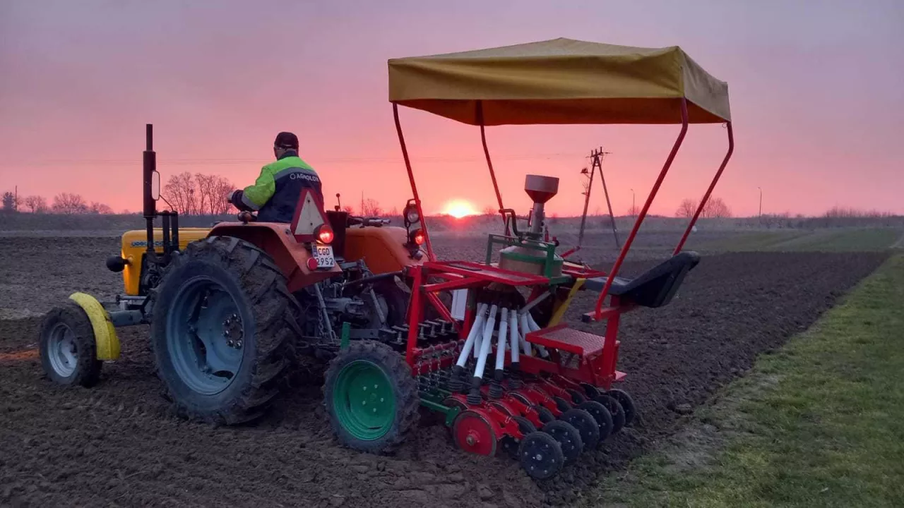 Specjalny siewnik, który pozwala na zakładanie poletek demonstracyjnych