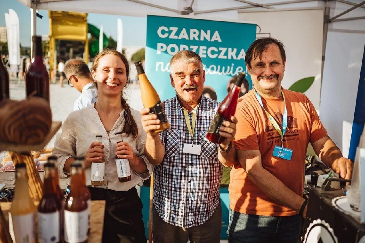 Naturalne soki i zdrowa żywność do nabycia 14 września podczas Narodowego Dnia Sportu