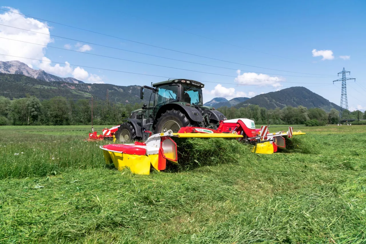 Kosiarka Novacat V 10000 ED Collector w 2026 r. będzie mogła zostać wyposażona w funkcje automatycznego pokosu