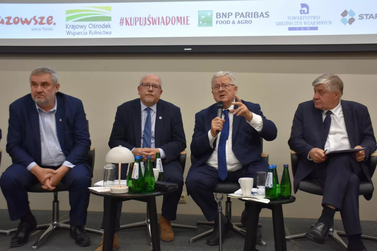 Od lewej: Krzysztof Ardanowski, dr Tomasz Nawrocki, Czesław Siekierski, Krzysztof Jurgiel