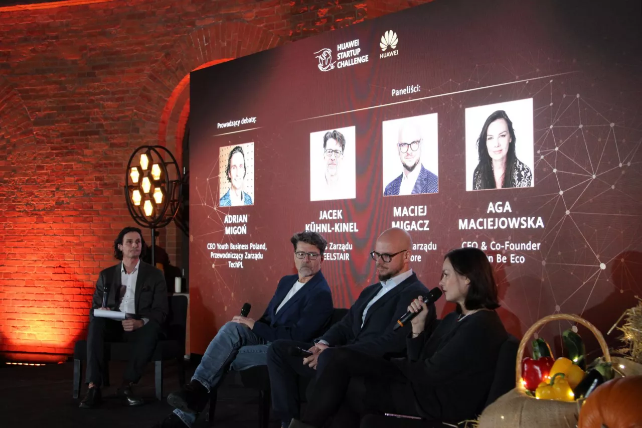 Konferencji inaugurującej Huawei Startup Challenge towarzyszyła debata uczestników poprzednich edycji konkursu