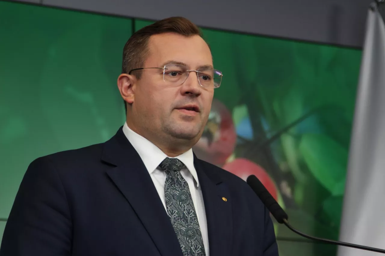 Rolnicy tracą zwierzęta. Minister Krajewski apeluje o pilną zmianę