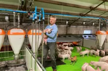 Janusz Wojtczak w chlewni