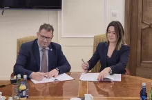 Podpisanie Porozumienia przez Głównego Inspektora Ochrony Roślin i Nasiennictwa – Magdalenę Makowską oraz Szefa Krajowej Administracji Skarbowej - Marcin Łobodę